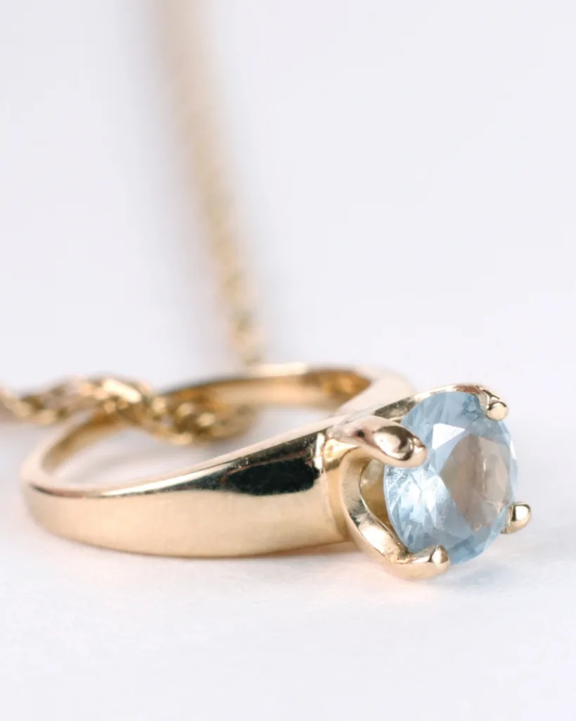 gold aquamarine ring