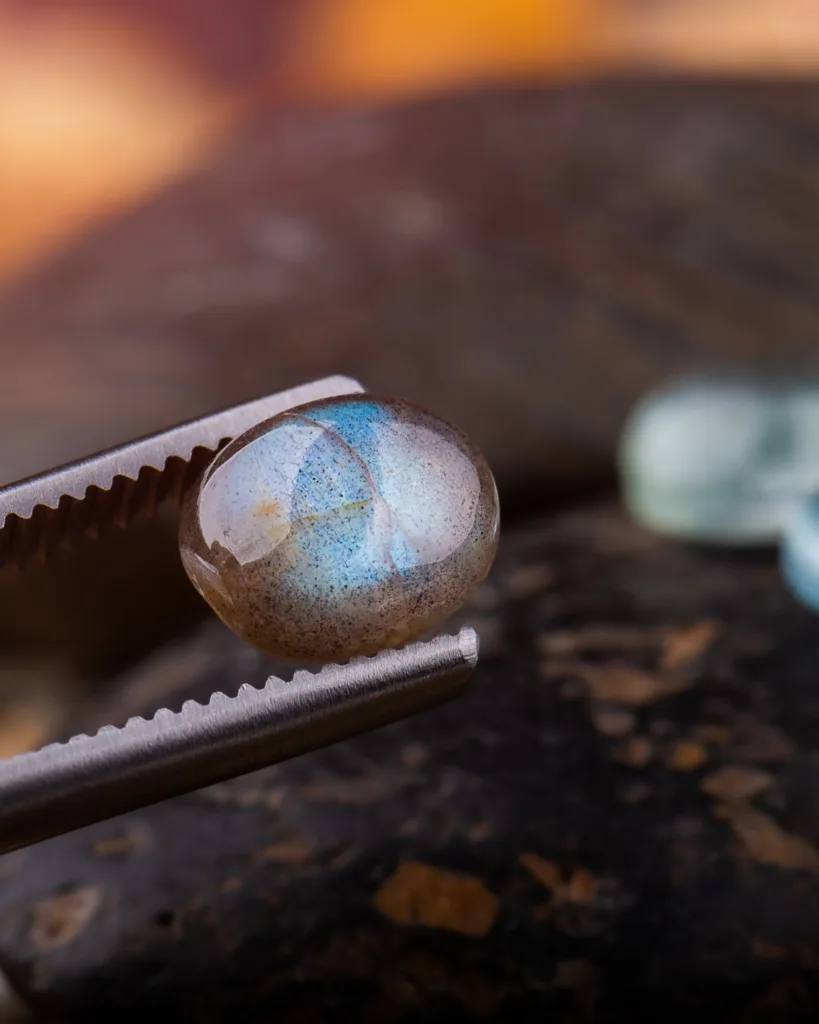 Labradorite Meaning and properties